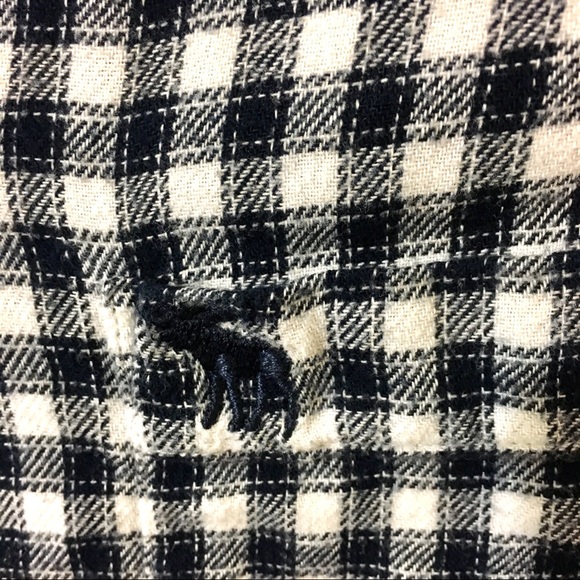 Abercrombie & Fitch Button Down Shirt Small - Picture 4 of 8
